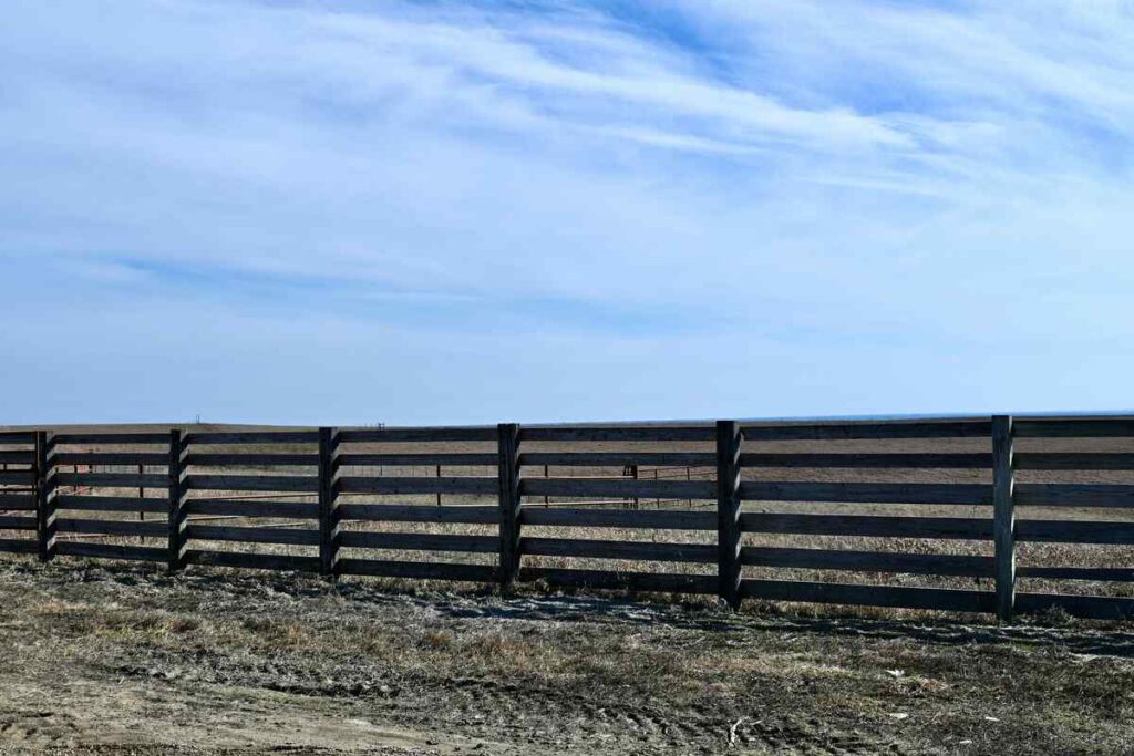 Irvine fence contractor